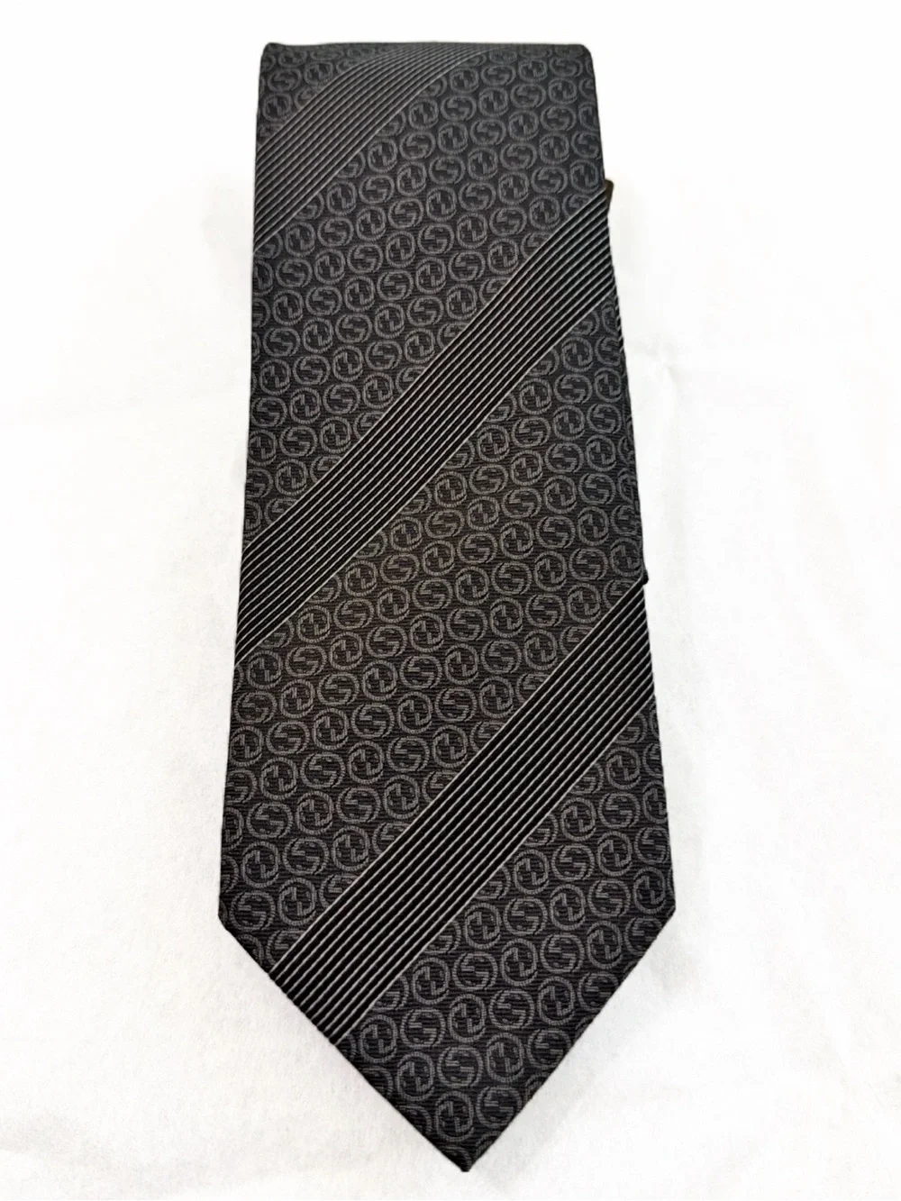 Gucci Classic Dark Grey Men's Textured Stripe and GG Tie NWT